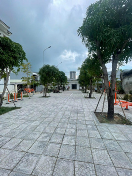 Chính chủ bán nhà cấp 4 mặt tiền 9 mét, view công viên