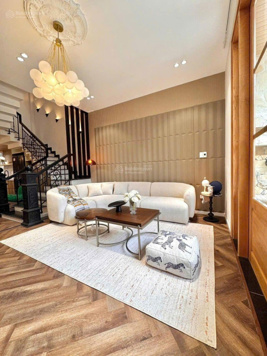 Sup hầm căn nhà 2 tầng fum nội thất sát biển Nguyễn Tất Thành