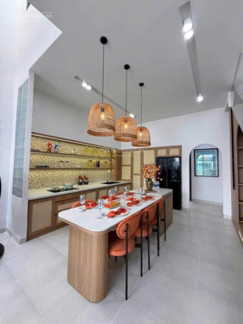 Vợ chồng chia tay cần bán nhà chia tài sản, nhà riêng 105m2, gần ngay Song Ngữ Lạc Hồng giảm 100tr