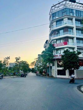 Biệt thự Đại Hoàng Long DT 270m2, MT 15m hướng ĐN. Giá 21.6 tỷ