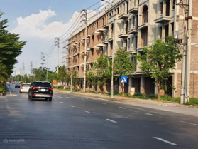 Bán nhà xây thô 5 tầng thị trấn Lim dự án 4.6ha mặt Ql1A DT 90m2 MT 5m hướng TB giá 9.6 tỷ