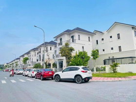 Bán căn liền kề 75m2 KĐT VSIP 1 căn hướng Đông duy nhất 3,9xtỷ