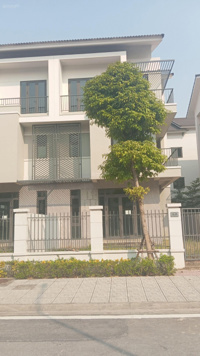 Bán BT đẹp ở Centa Riverside, 9,8 tỷ, 180m2, 4PN, 5WC, view đẹp