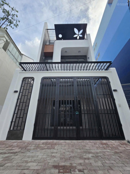 Bán Căn Nhà Lầu Hoàn Thiện Gần KDL Bửu Long Ngay Trường Lái Bửu Long