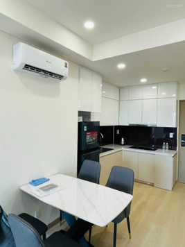 CC cho thuê căn 2 ngủ đủ nội thất chỉ việc vào ở tại Dragon Castle Hạ Long. Giá chỉ 5tr-6 tr/tháng