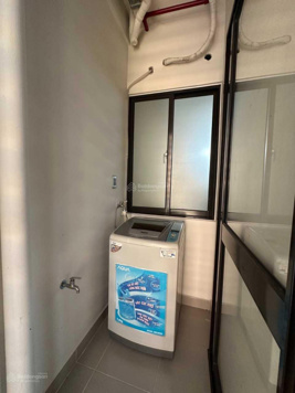 Cho thuê căn hộ có nội thất view hồ bơi. Hướng Nam. Xem nhà ngay