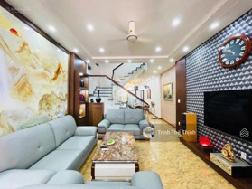 Bán nhà riêng 90m2 phố Văn Cao