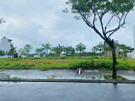 Bán đất FPT trục đường thông 26m, đối diện đại học, duy nhất 1 lô sạch đẹp