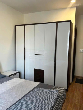 Gia đình cho thuê chung cư Sapphire 2 ngủ 2 vệ sinh