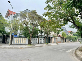 Bán lô đất biệt thự phố Phạm Công Bân Đông Nam Cường 300 m2 rộng 15m hướng Nam. Lh e Nga 0912 026 951