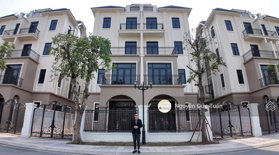 Biệt thự song lập đối diện công viên, cạnh 9 toà chung cư, mặt tiền 8m, số lượng hữu hạn