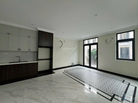 Chính chủ cần bán shophouse Sao Biển hoàn thiện full 5 tầng đối diện cụm chung cư công viên