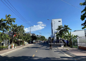 Cần bán gấp đất gần chợ Nổi Cà Mau MT Đ.Châu Văn Liêm Phường 9 Cà Mau Cà Mau 120m2/550tr SHR TC100%