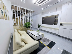 Nhà Riêng Trung Tâm Quận Cầu Giấy 30mx5T - MT 5m - Giá Chào 5.85 Tỷ Có Thương Lượng 