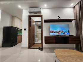 Vào ở ngay Q7 Riverside 2PN2WC 9.5tr, tầng trung, không bị chắn view, hướng mát 0911 850 019