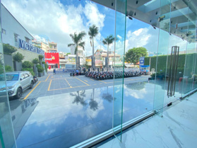 Tòa nhà Q10 sau khu công viên Lê Thị Riêng giá thuê thô