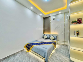 Cần bán nhà đường Trần Thái Tông, Phường 15, Quận Tân Bình, Giá 2tỷ5 DT 42,5m2. LH 0902 918 803