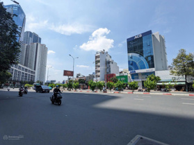 Mặt tiền Phan Đăng Lưu, Quận Bình Thạnh - DT 10x30m, CN 300m2 - 4 tầng - HĐT 250 triệu - giá 70 tỷ