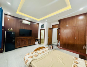 Căn hộ studio 30m2 ở Vạn Phúc, sẵn nội thất, thang máy hầm xe, Wc riêng, cọc 1 tháng. Giá rẻ 5,5 tr