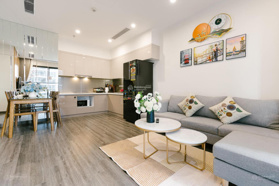 Chủ nhà cần bán căn hộ chung cư Oriental Plaza, DT 80m2, 2PN, giá 3,4 tỷ, LH: 0934 977 411 call/zalo