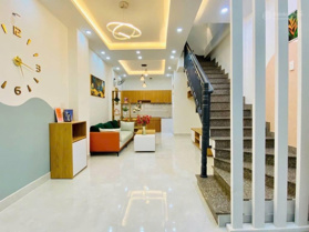 Bán gấp nhà 2 lầu HXH ở đường 36, Linh Đông, Thủ Đức. Ngay Bến đò Linh Đông. SHR. Giá 2tỷ350 TL