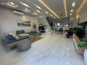 Cho thuê nhà Mega Village, Khang Điền, 1 trệt 2 lầu nội thất đẹp, an ninh 11 tr, 0902 442 039