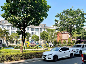 Cho thuê nhà Vạn Phúc City, 7x20m, 1 hầm 5 tầng hoàn thiện cao cấp, view công viên giá 55 triệu