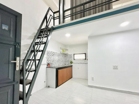 Cho thuê căn hộ có gác có nội thất, bảo vệ thang máy mặt tiền gần Đầm Sen, Đại học Văn Hiến