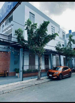 Bán nhà MT gần vòng xoay Phú Khương 7*32m nhà 3 lầu đang cho thuê. Nhà F0 chưa qua đầu tư