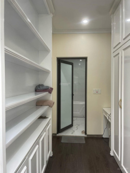 Bán căn liền kề Ngọc Trai Vin Marina 90m2, full nội thất, thang máy, chỉ 11.2 tỷ