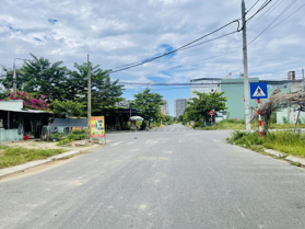 Chào bán lô góc ngã 4 - trục thông trực tiếp đường Mê Linh, cạnh cụm 6 tòa chung cư.