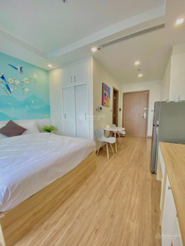Chính chủ cần bán gấp 2 căn studio 28.2m2, giá 1 tỷ 8 tòa G3 Green Bay, view hồ và biệt thự