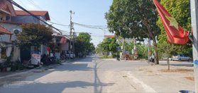 Bán lô đất 2,1tỷ mặt đường Nguyên Hồng, thị xã Việt Yên, Bắc Giang, DT 70m2, kinh doanh tốt