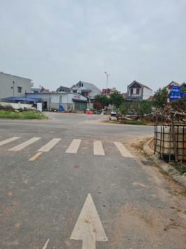 Bán lô đất 93,5m2- Mặt Tiền 5,5m. Đường Trước mặt 16m .Tại phường Dĩnh Trì, Tp Bắc Giang. Giá 2tỷ