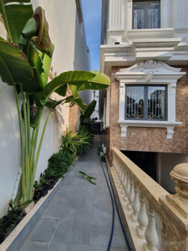 Bán biệt thự KDC Tân Tạo, Bình Tân, hầm, 5 lầu, 240m2 chỉ 29 tỷ