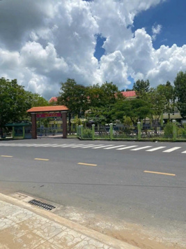 Kẹt tiền bán lô đất đường Quảng Khánh sát trường tiểu học Mỹ Trà, DT: 180m2, sổ sẵn