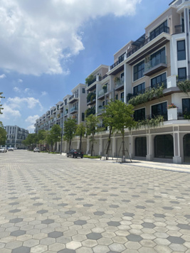 Bán căn shop village, mặt đường 29m. Xây 5 tầng 487m2. Thiết kế đẹp nhất khu rộng và mới. Ký CĐT