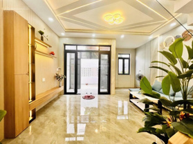 Bán gấp nhà 2 lầu ở đường 182, phường Tăng Nhơn Phú A, Quận 9 tặng nội thất cơ bản. Giá 2tỷ250