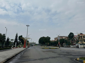 Bán đất mặt tiền kinh doanh đối diện công viên Fidel Đông Hà