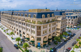 Bán nhà mặt phố Regal Legend Quảng Bình, giá tốt 72 tỷ, DT 1.100 m2 xây dựng OTM2