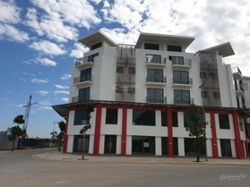 chính chủ cần tiền bán gấp căn shophouse đã hoàn thiện full nội thất nhập: lh 0986 664 955