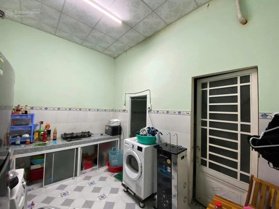 Nhà mới ở, nội thất: Tivi - tủ lạnh - máy lạnh - máy giặt - máy sấy - máy nước nóng - máy lọc nước