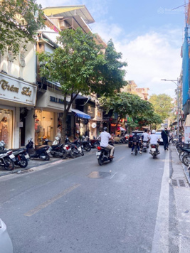 Bán nhà mặt phố Hàng Nón, 32 tỷ, 44m2, đẹp xuất sắc, Hoàn Kiếm, Hà Nội