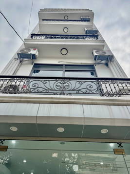 Nhà 5 tầng mặt phố Thanh Đàm -Kinh doanh đỉnh,thang máy nhập khẩu, 3 thoáng - Giá chỉ 12.9 tỷ! 78m2