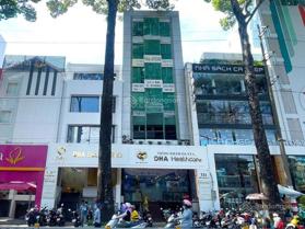 Cho thuê nhà mặt tiền Calmette, Quận 1. DT: 15x20m. 1 trệt, 6 lầu. DTSD: 1.300m2