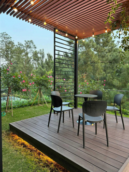 Bán Biệt thự 3PN full nội thất xịn xò mới tinh 2 mặt thoáng view hồ giá rẻ nhất dãy