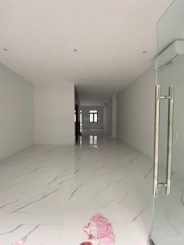 Cho thuê nhà liền kề Tố Hữu, Galaxy Vạn Phúc, DT 100m2 6 tầng MT 5m. Nhà mới, thang máy, ĐH; 40tr