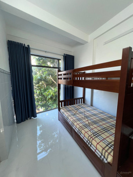 Cho thuê phòng 15m2 ngay Nguyễn Thái Học, có nội thất, giờ giấc tự do, vị trí trung tâm