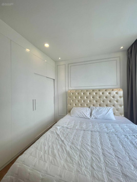 Chính chủ cho thuê căn hộ chung cư Gold View 92m2, 2PN, 2WC. Full NT. Giá: 16tr. LH: 0932 248 238