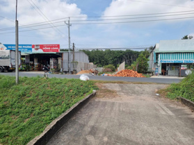 12x77m. 939m2 mặt tiền đường nhựa. Gần KCN, đối diện trường học. 2,15 tỷ